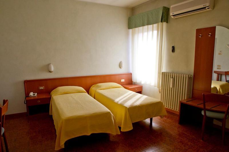 Hotel Europa Viadana Extérieur photo